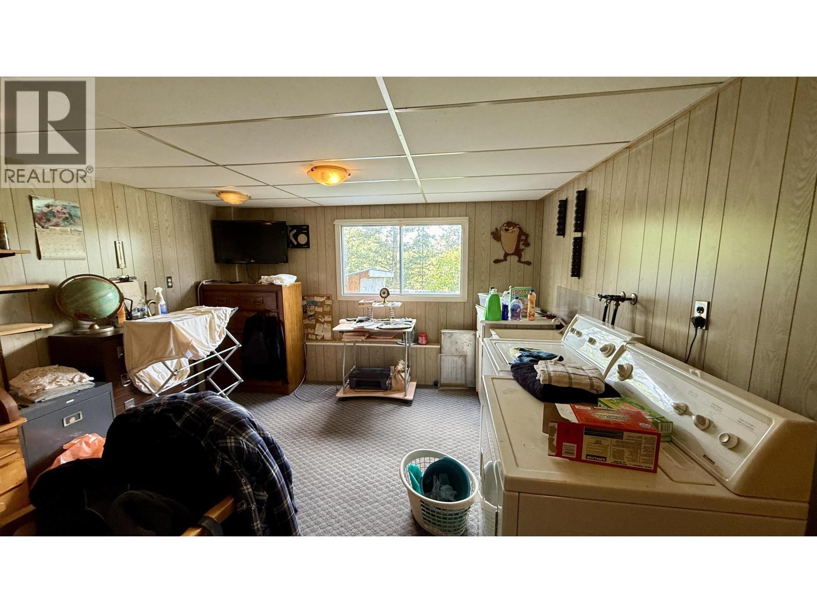 6367 Mulligan Drive, Horse Lake, BC - Indoor