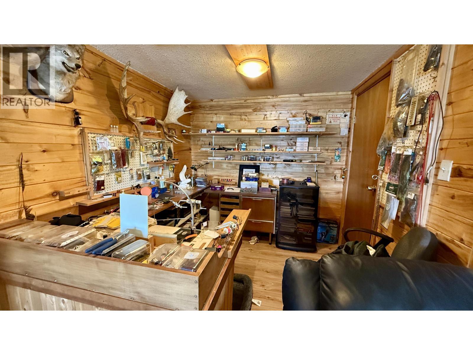 6367 Mulligan Drive, Horse Lake, BC - Indoor Photo Showing Other Room