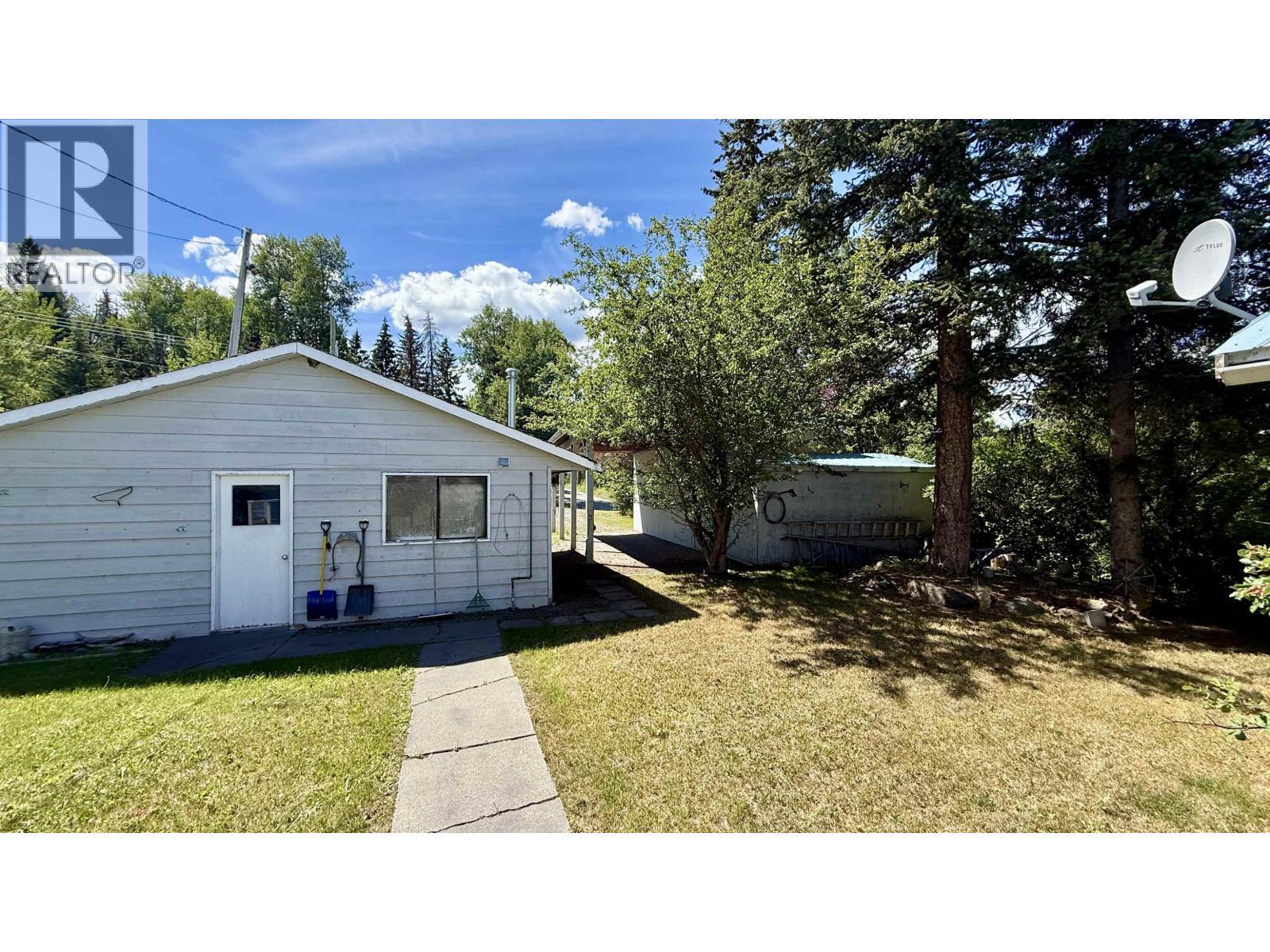 6367 Mulligan Drive, Horse Lake, BC - Outdoor