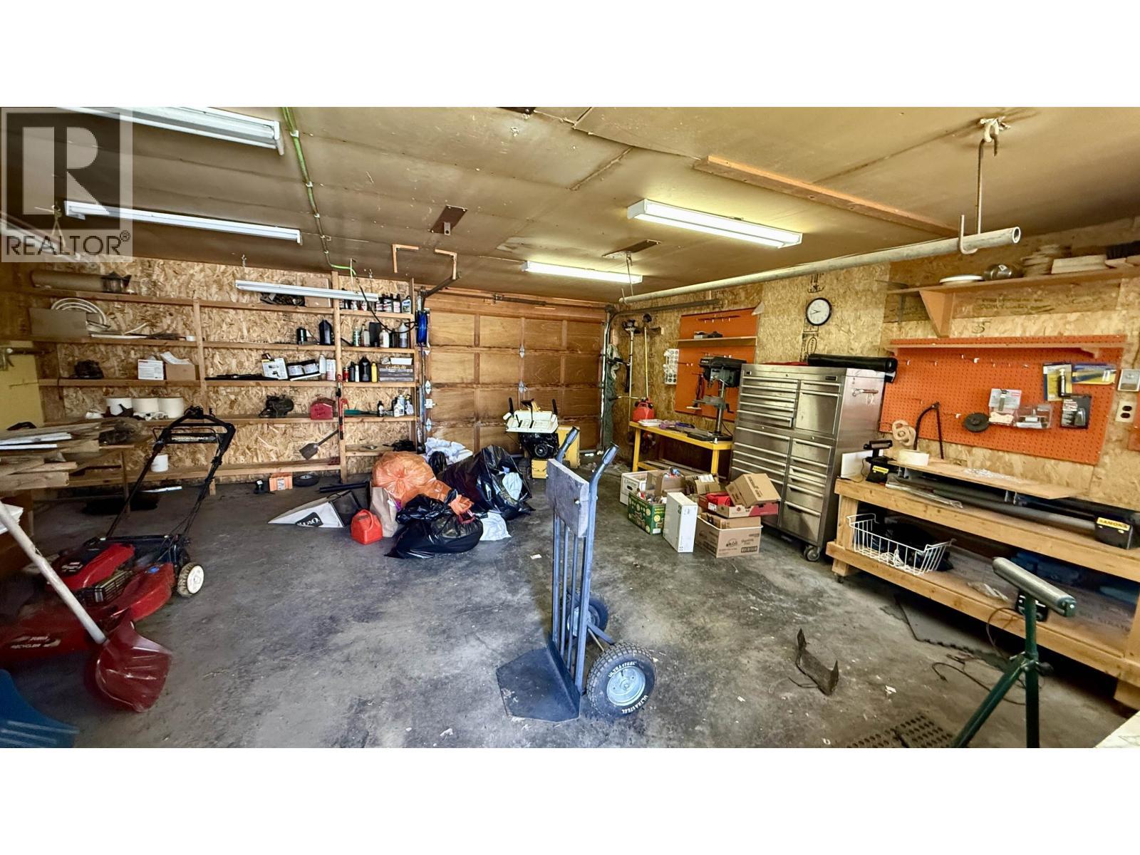 6367 Mulligan Drive, Horse Lake, BC - Indoor Photo Showing Garage