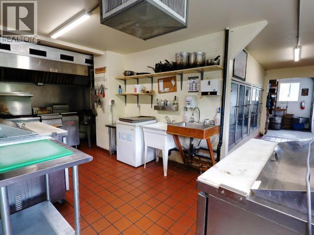 5987 Lund, Powell River, BC - Indoor