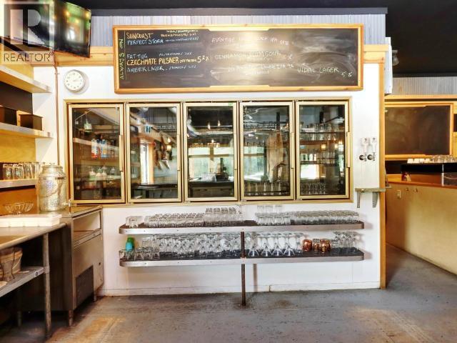 5987 Lund, Powell River, BC - Photo Showing Other Room