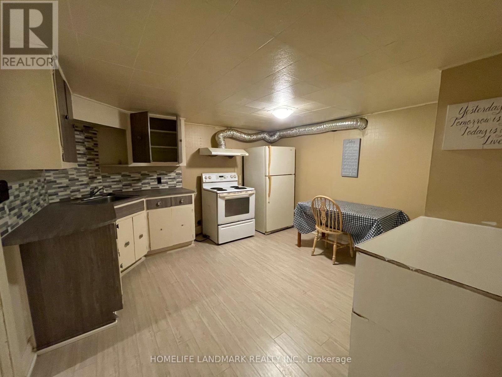 11 Byrne Boulevard, St. Catharines, ON - Indoor Photo Showing Kitchen