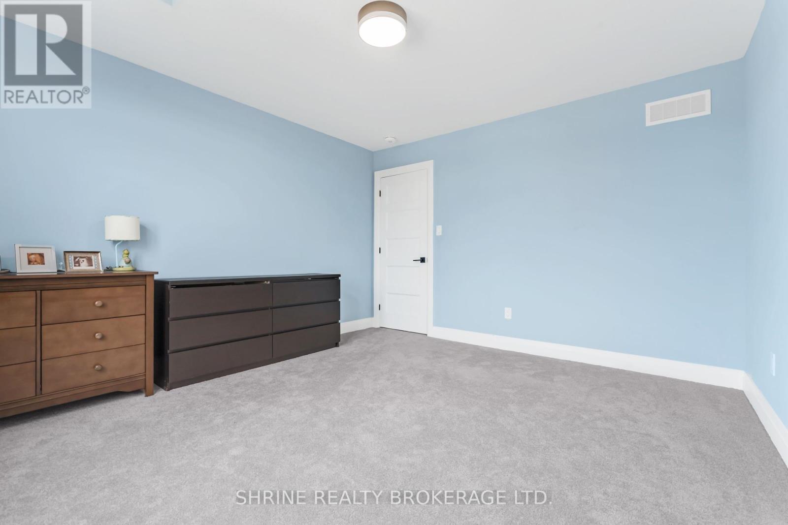 108 Watts Drive, Lucan Biddulph (Lucan), ON - Indoor