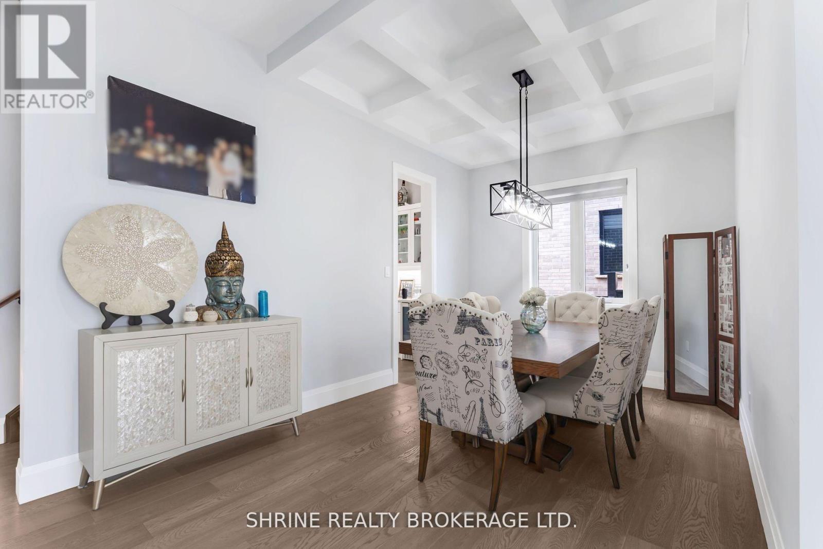 108 Watts Drive, Lucan Biddulph (Lucan), ON - Indoor Photo Showing Dining Room