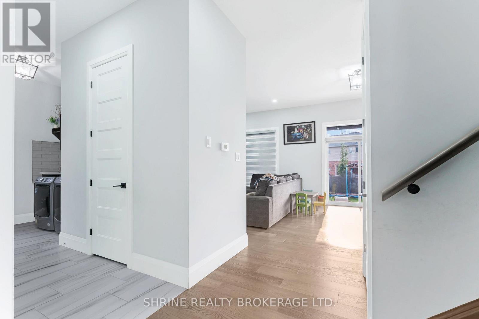 108 Watts Drive, Lucan Biddulph (Lucan), ON - Indoor Photo Showing Other Room