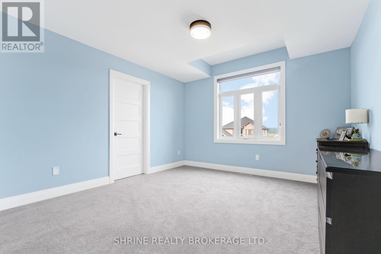 108 Watts Drive, Lucan Biddulph (Lucan), ON - Indoor Photo Showing Other Room