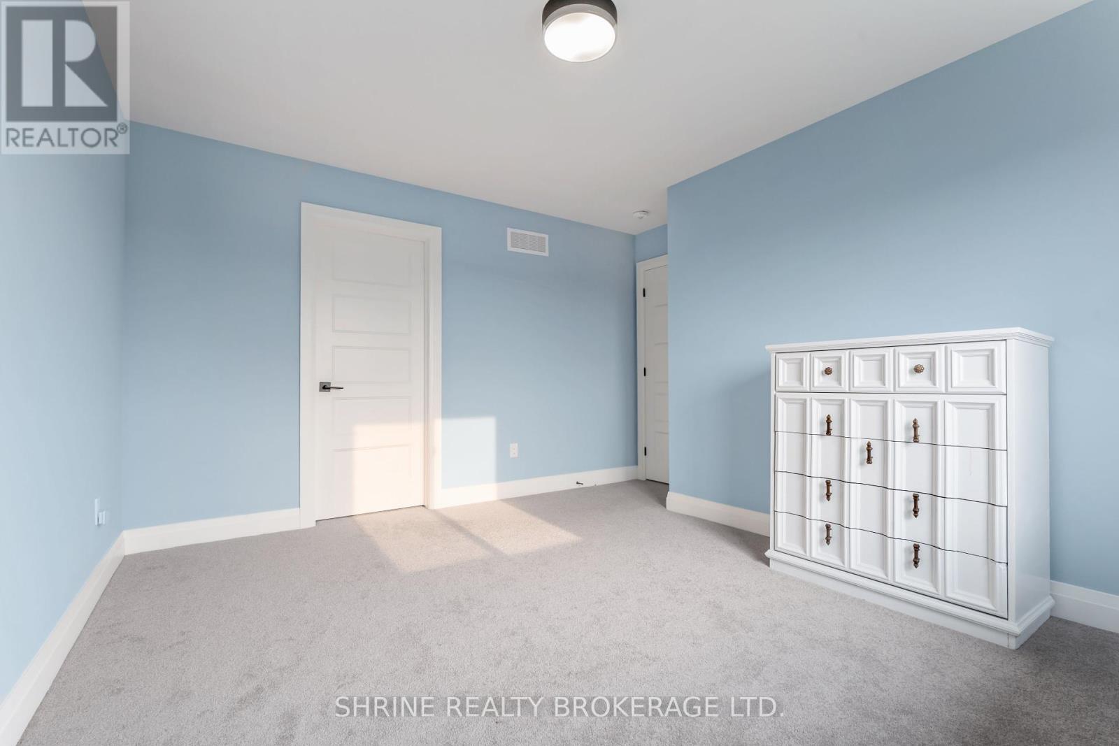 108 Watts Drive, Lucan Biddulph (Lucan), ON - Indoor Photo Showing Other Room