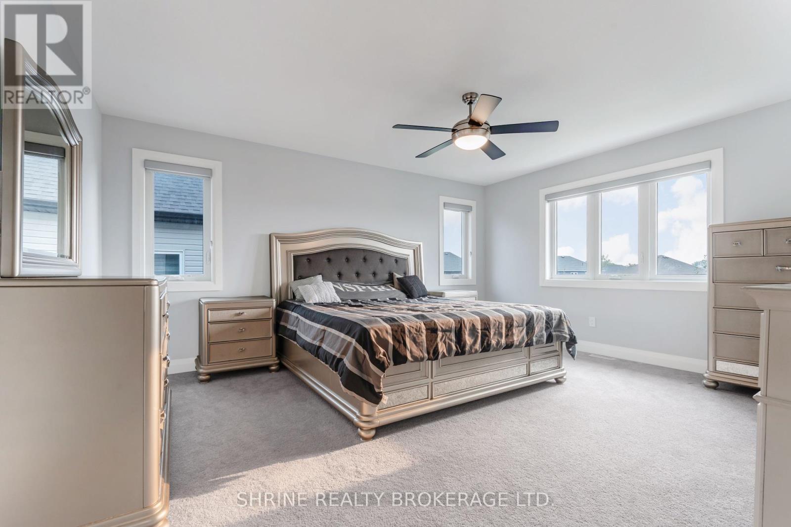 108 Watts Drive, Lucan Biddulph (Lucan), ON - Indoor Photo Showing Bedroom