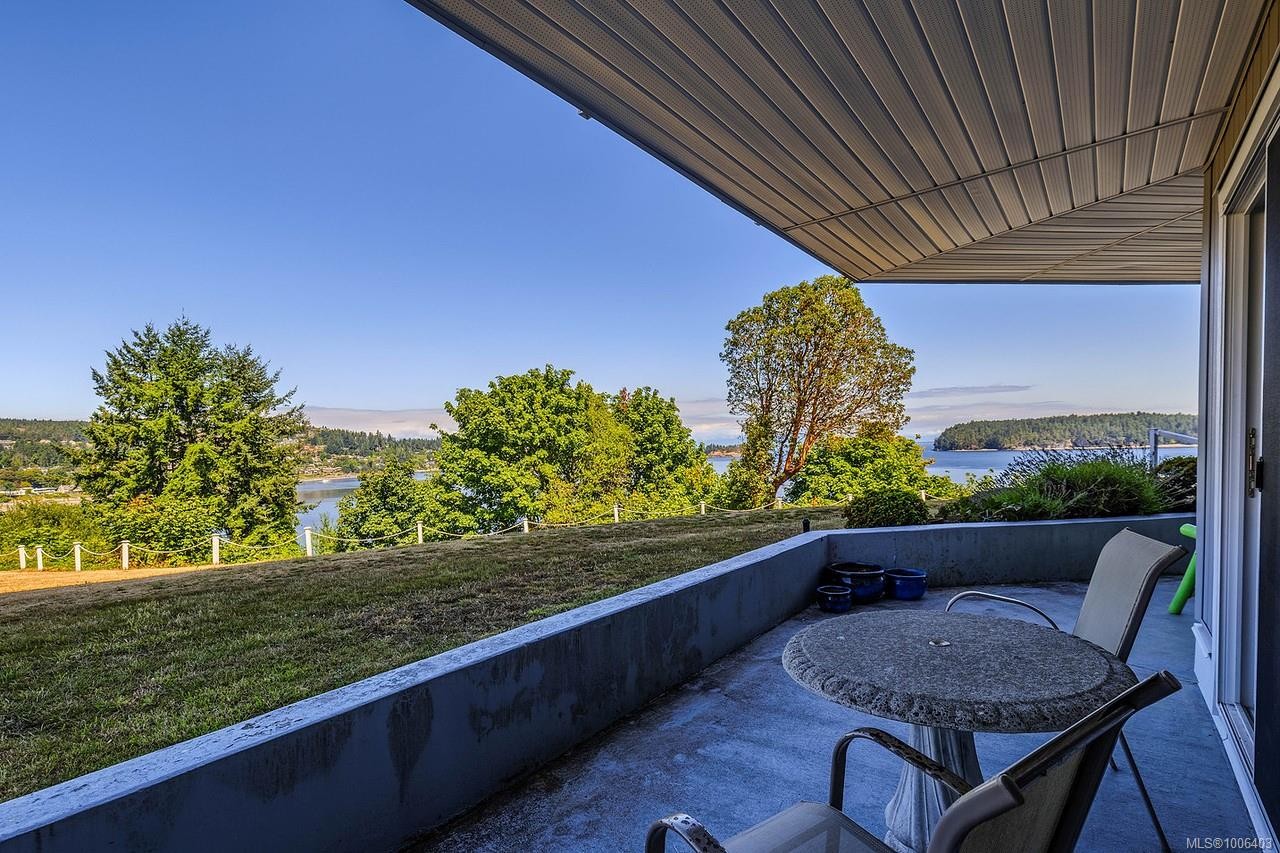 104-2560 Departure Bay Rd, Nanaimo, BC - Outdoor With Exterior