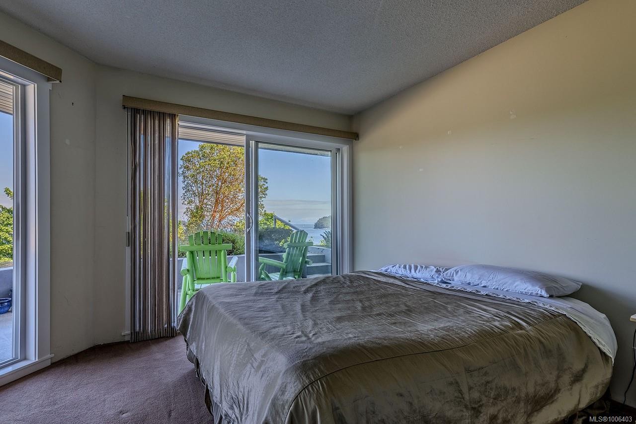 104-2560 Departure Bay Rd, Nanaimo, BC - Indoor Photo Showing Bedroom