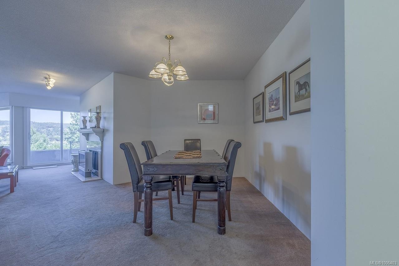 104-2560 Departure Bay Rd, Nanaimo, BC - Indoor Photo Showing Dining Room
