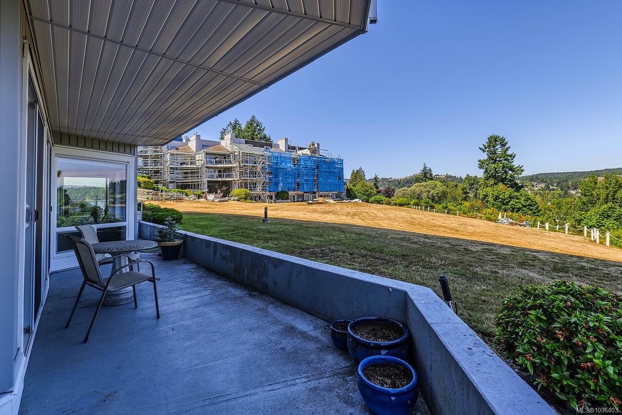 104-2560 Departure Bay Rd, Nanaimo, BC - Outdoor With Deck Patio Veranda With Exterior
