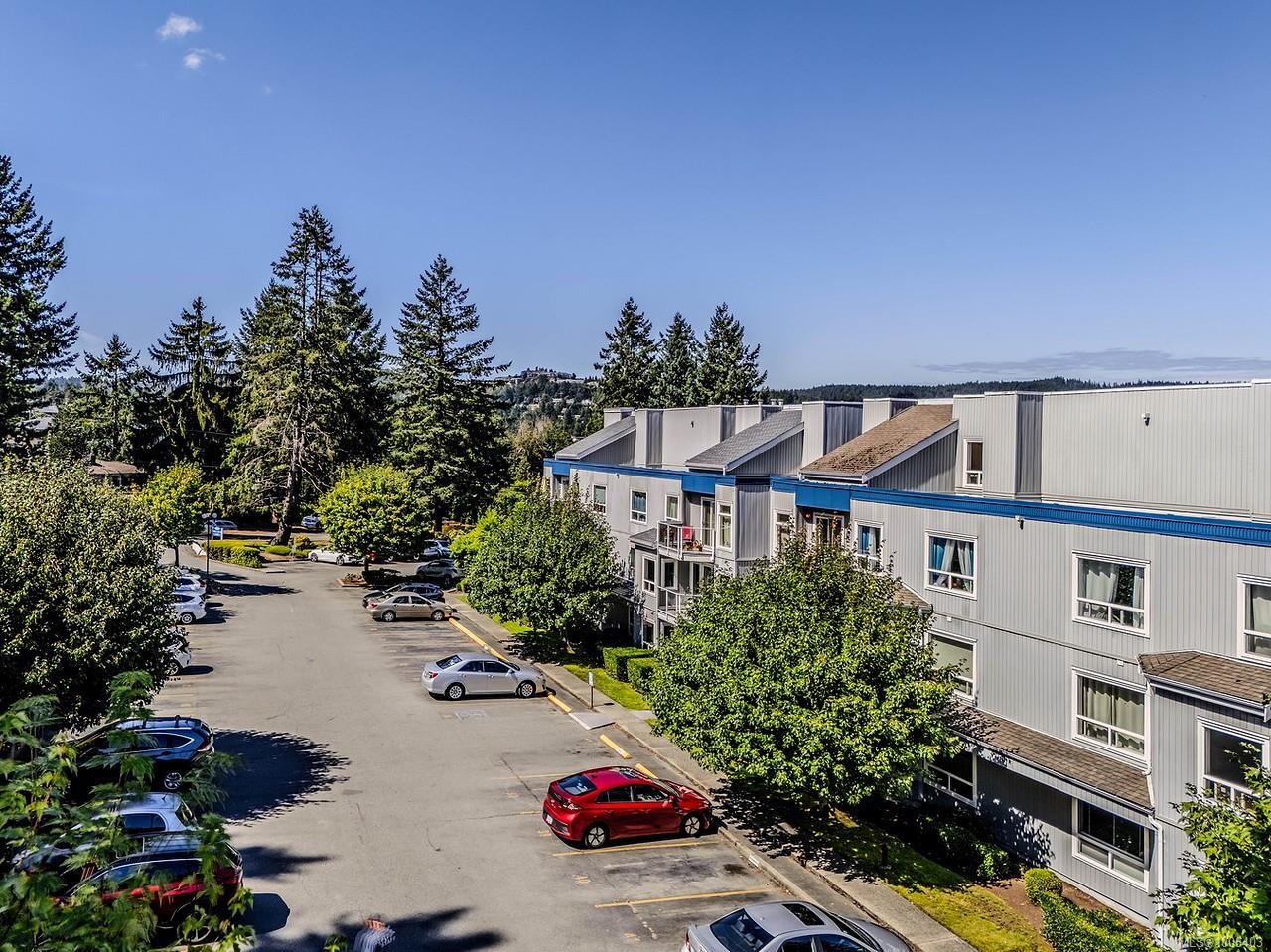 104-2560 Departure Bay Rd, Nanaimo, BC - Outdoor