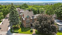 3714 Boul. The Boulevard Westmount, QC H3Y 1T4