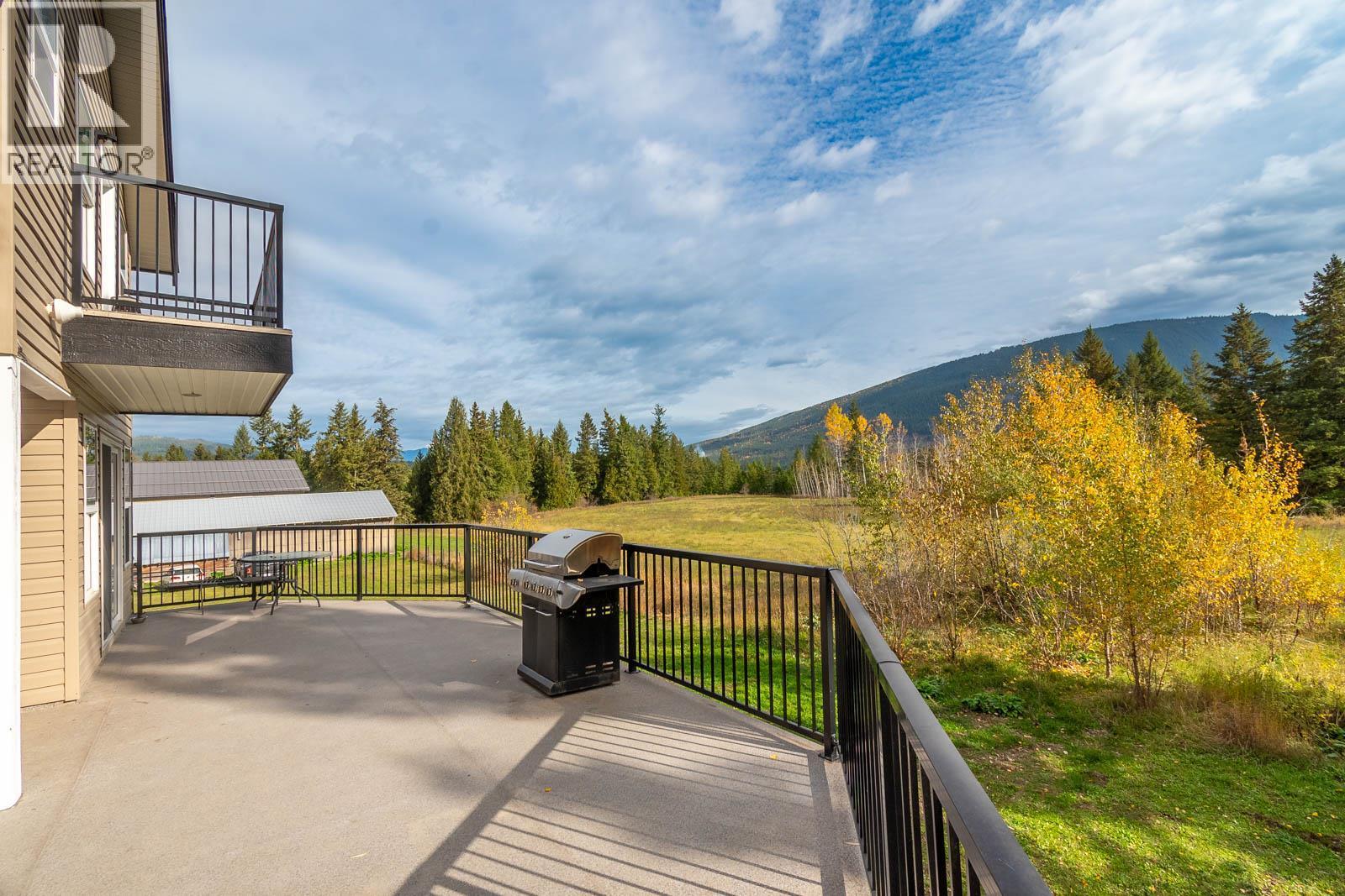 2234 Tappen Notch Hill Road, Tappen, BC - Outdoor