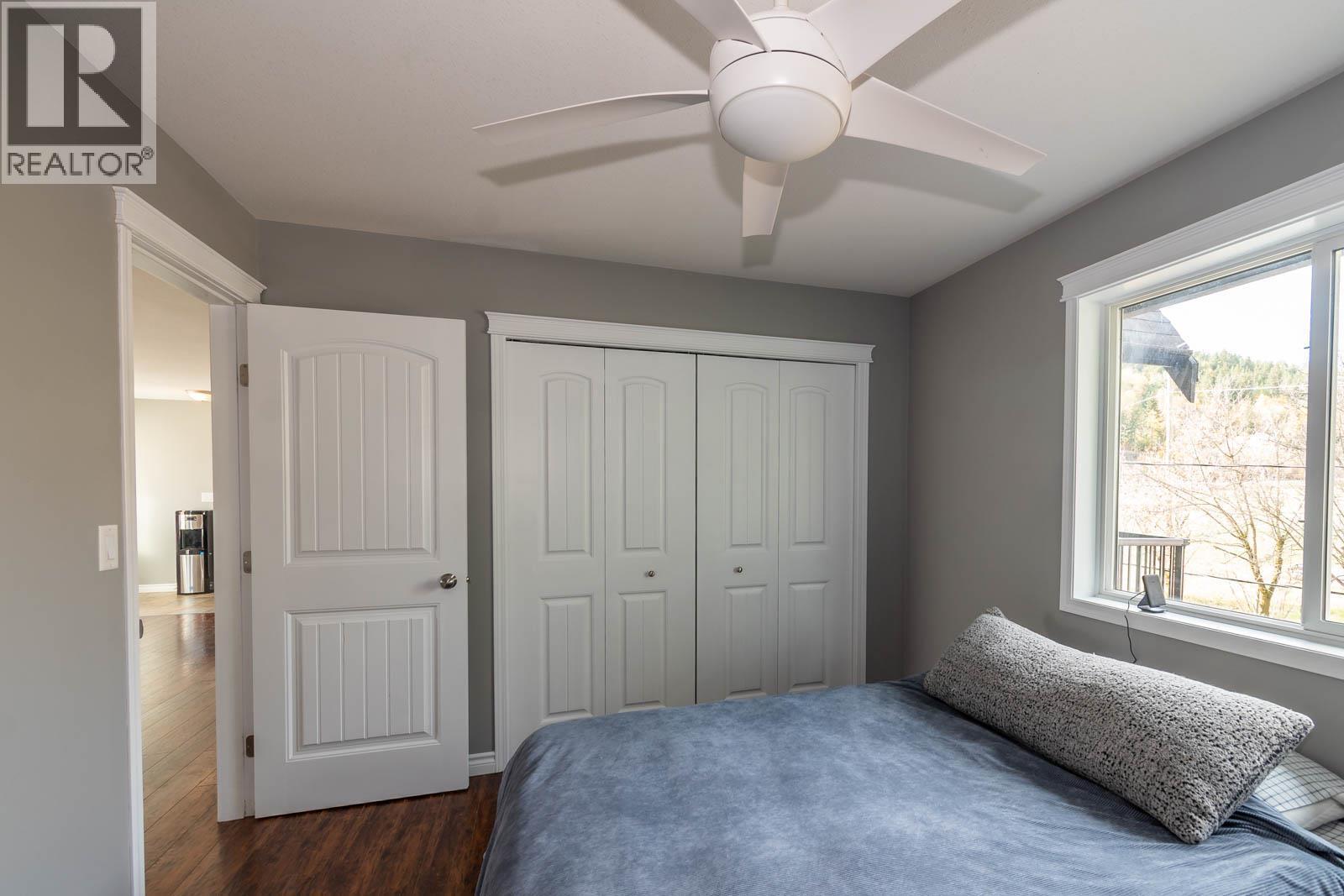 2234 Tappen Notch Hill Road, Tappen, BC - Indoor Photo Showing Bedroom