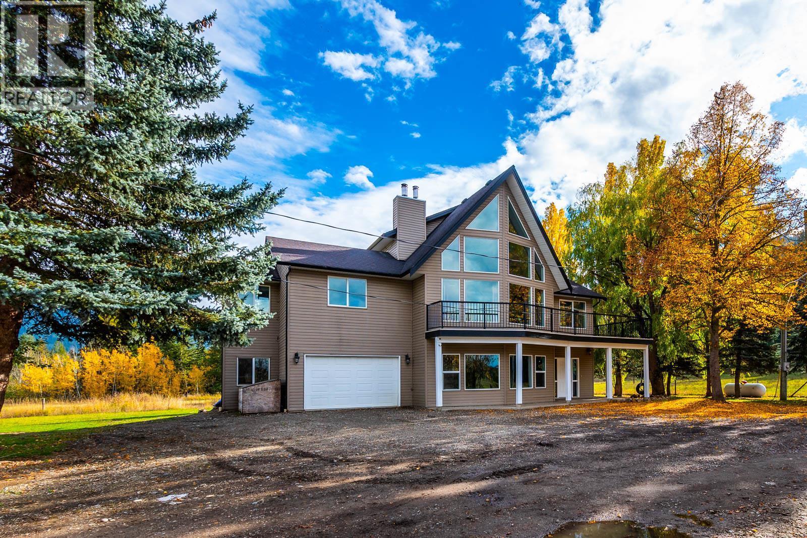 2234 Tappen Notch Hill Road, Tappen, BC - Outdoor With Facade