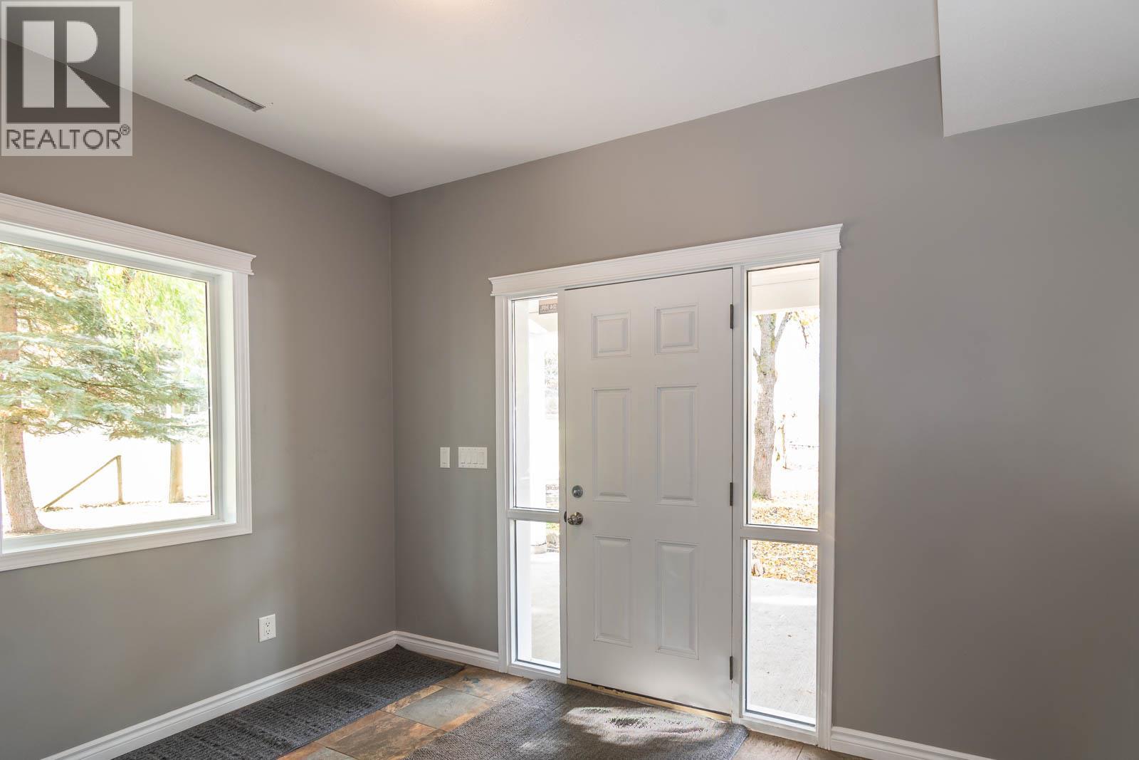 2234 Tappen Notch Hill Road, Tappen, BC - Indoor Photo Showing Other Room