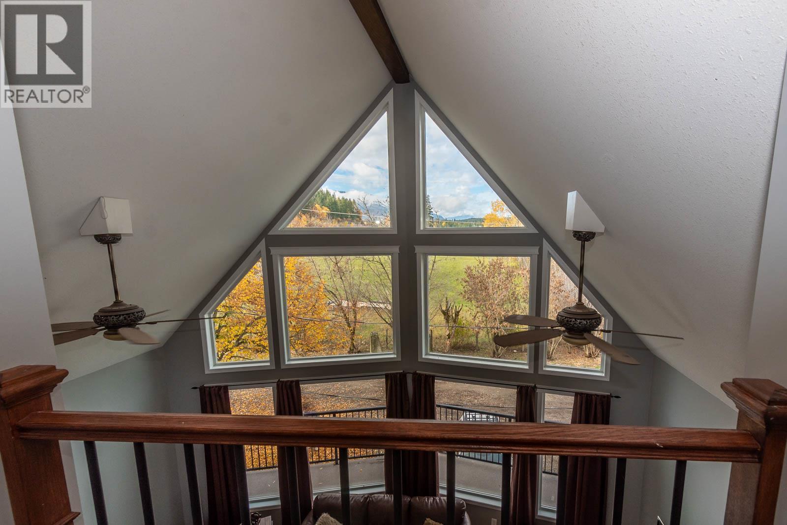 2234 Tappen Notch Hill Road, Tappen, BC - Indoor Photo Showing Other Room