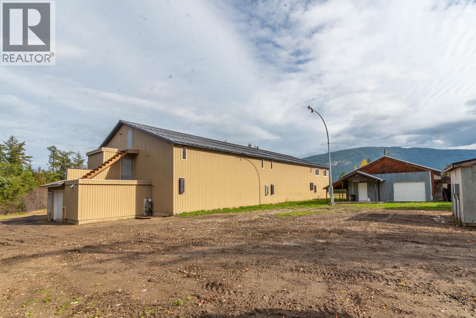 2234 Tappen Notch Hill Road, Tappen, BC - Outdoor