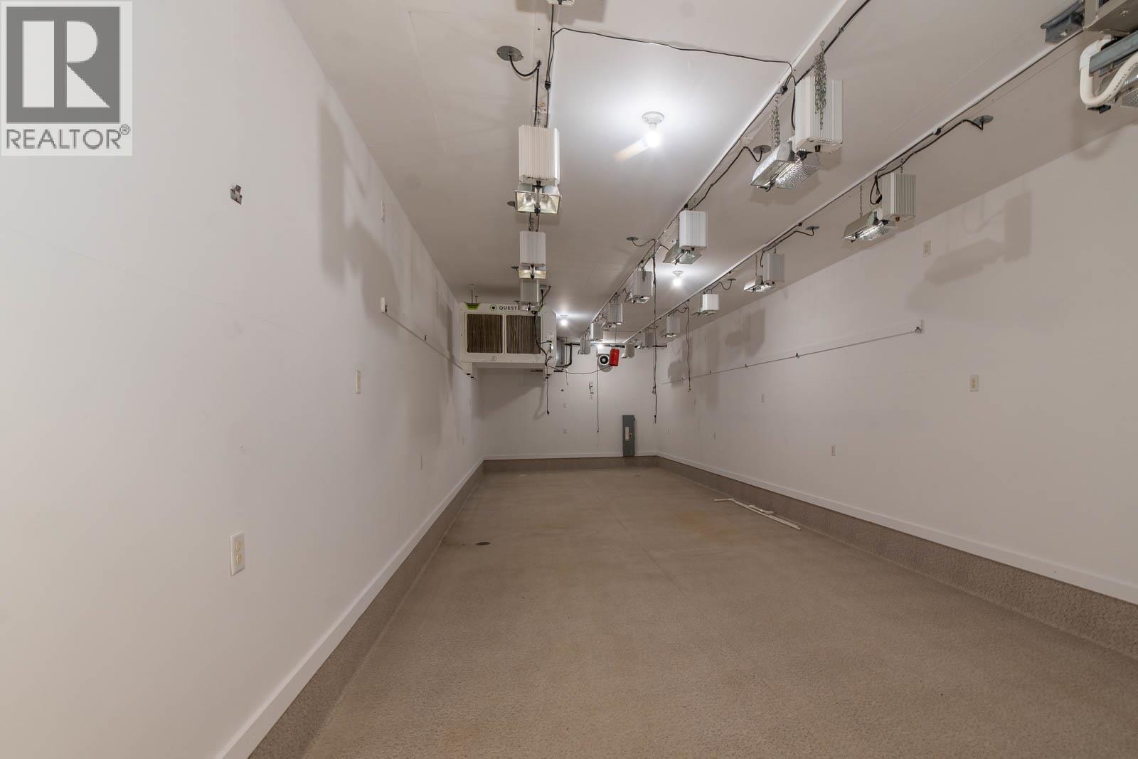 2234 Tappen Notch Hill Road, Tappen, BC - Indoor Photo Showing Other Room