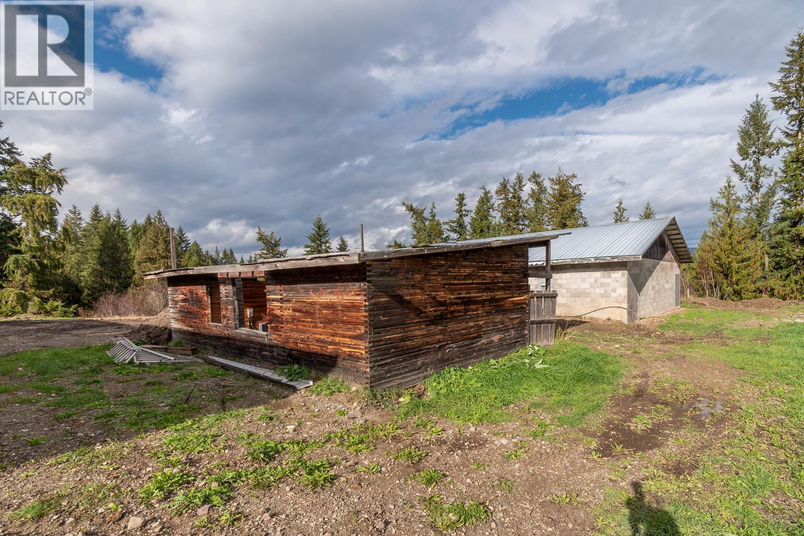 2234 Tappen Notch Hill Road, Tappen, BC - Outdoor