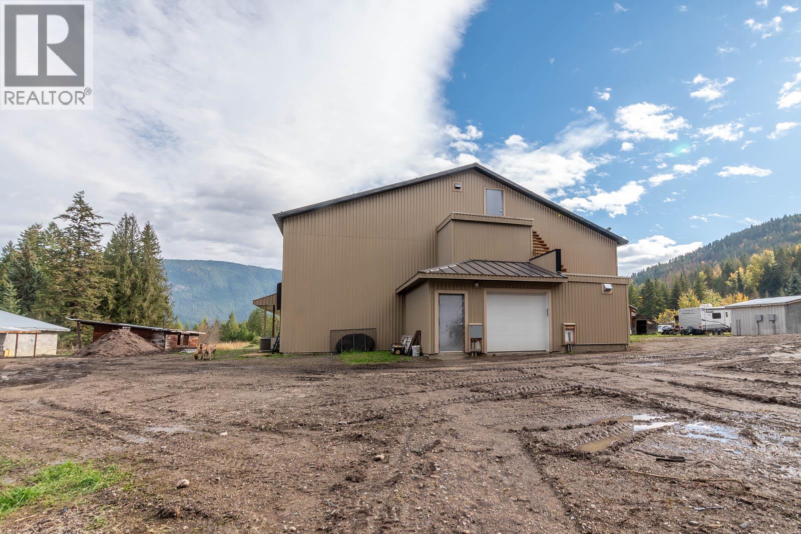 2234 Tappen Notch Hill Road, Tappen, BC - Outdoor