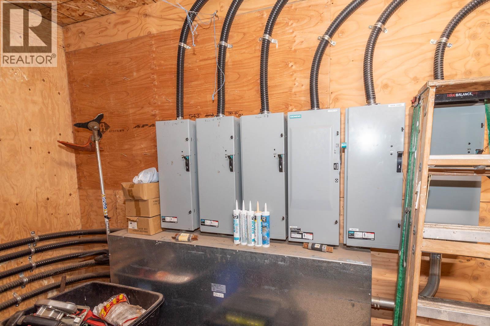 2234 Tappen Notch Hill Road, Tappen, BC - Indoor Photo Showing Basement