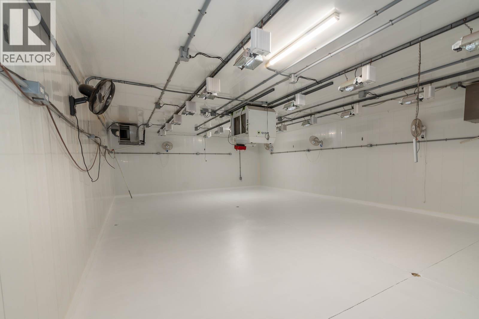 2234 Tappen Notch Hill Road, Tappen, BC - Indoor Photo Showing Other Room