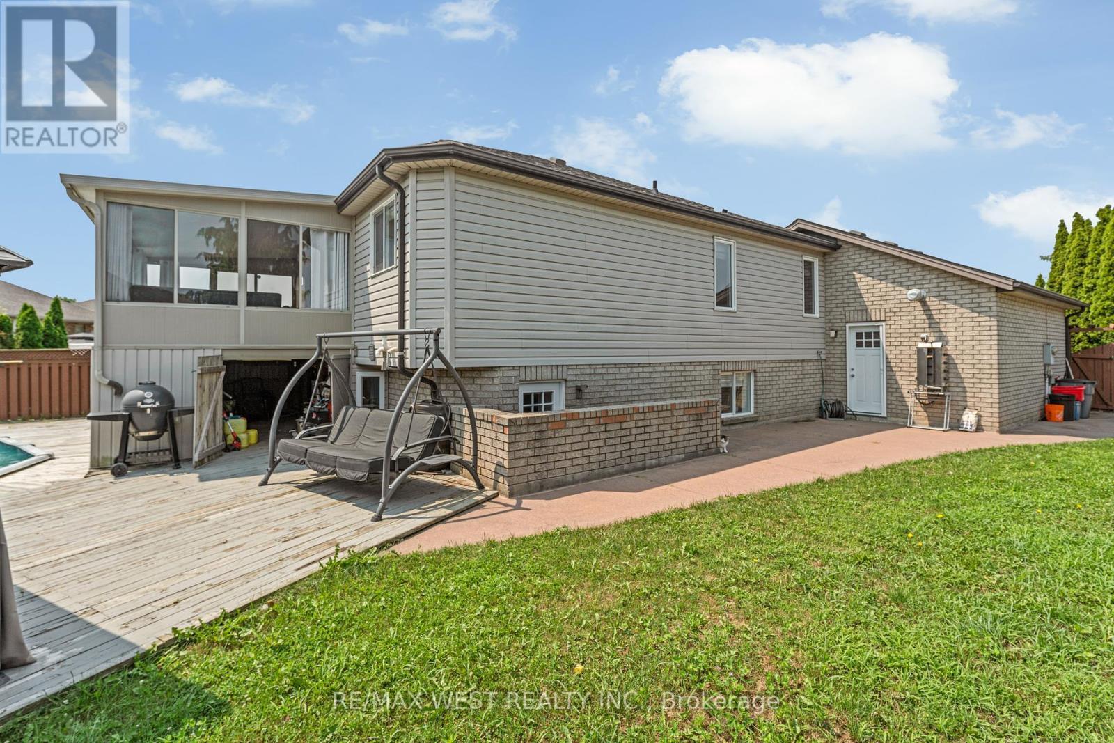 11143 Ancona Crescent, Windsor, ON - Outdoor With Exterior
