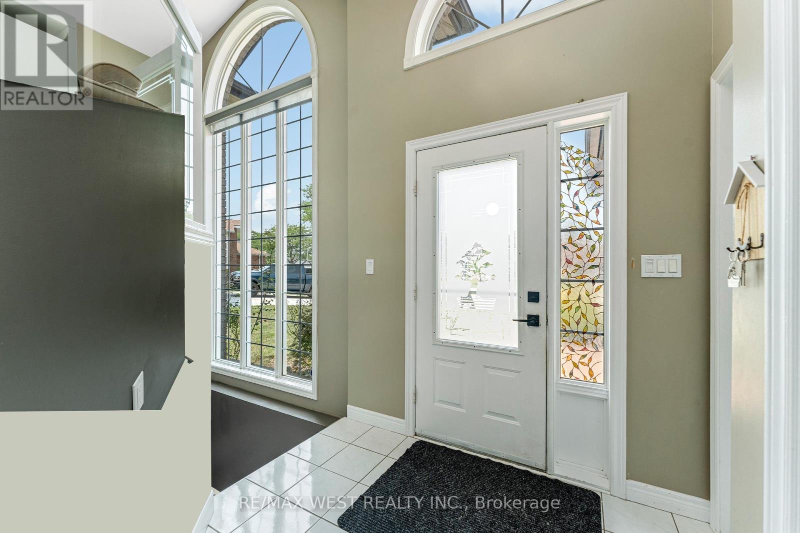 11143 Ancona Crescent, Windsor, ON - Indoor Photo Showing Other Room