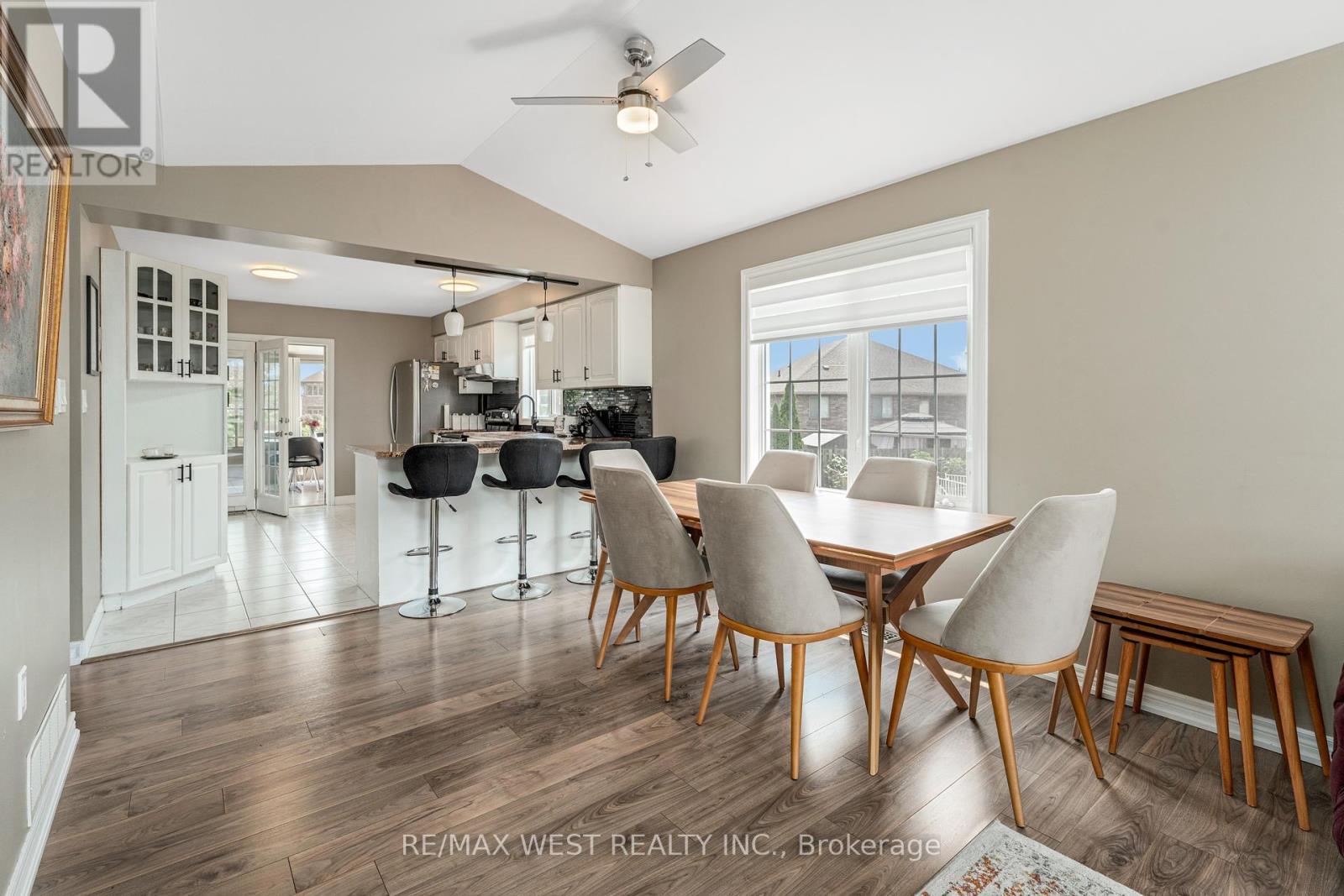 11143 Ancona Crescent, Windsor, ON - Indoor Photo Showing Dining Room