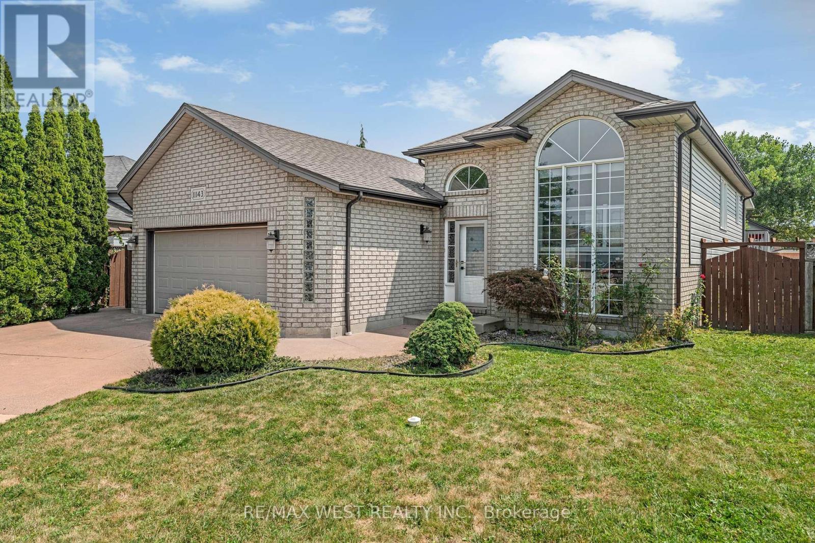 11143 Ancona Crescent, Windsor, ON - Outdoor