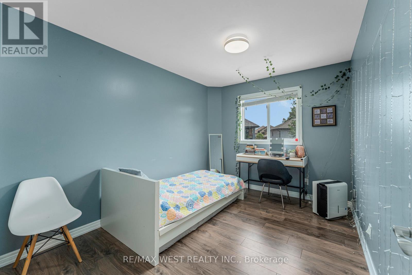11143 Ancona Crescent, Windsor, ON - Indoor Photo Showing Bedroom