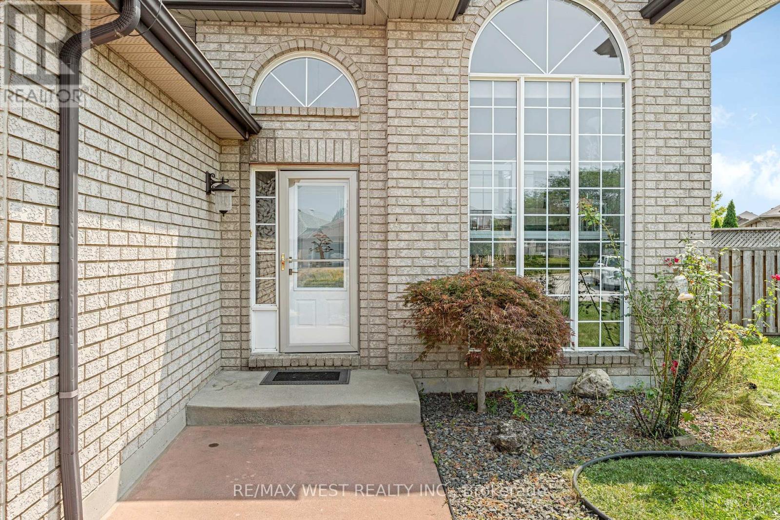 11143 Ancona Crescent, Windsor, ON - Outdoor