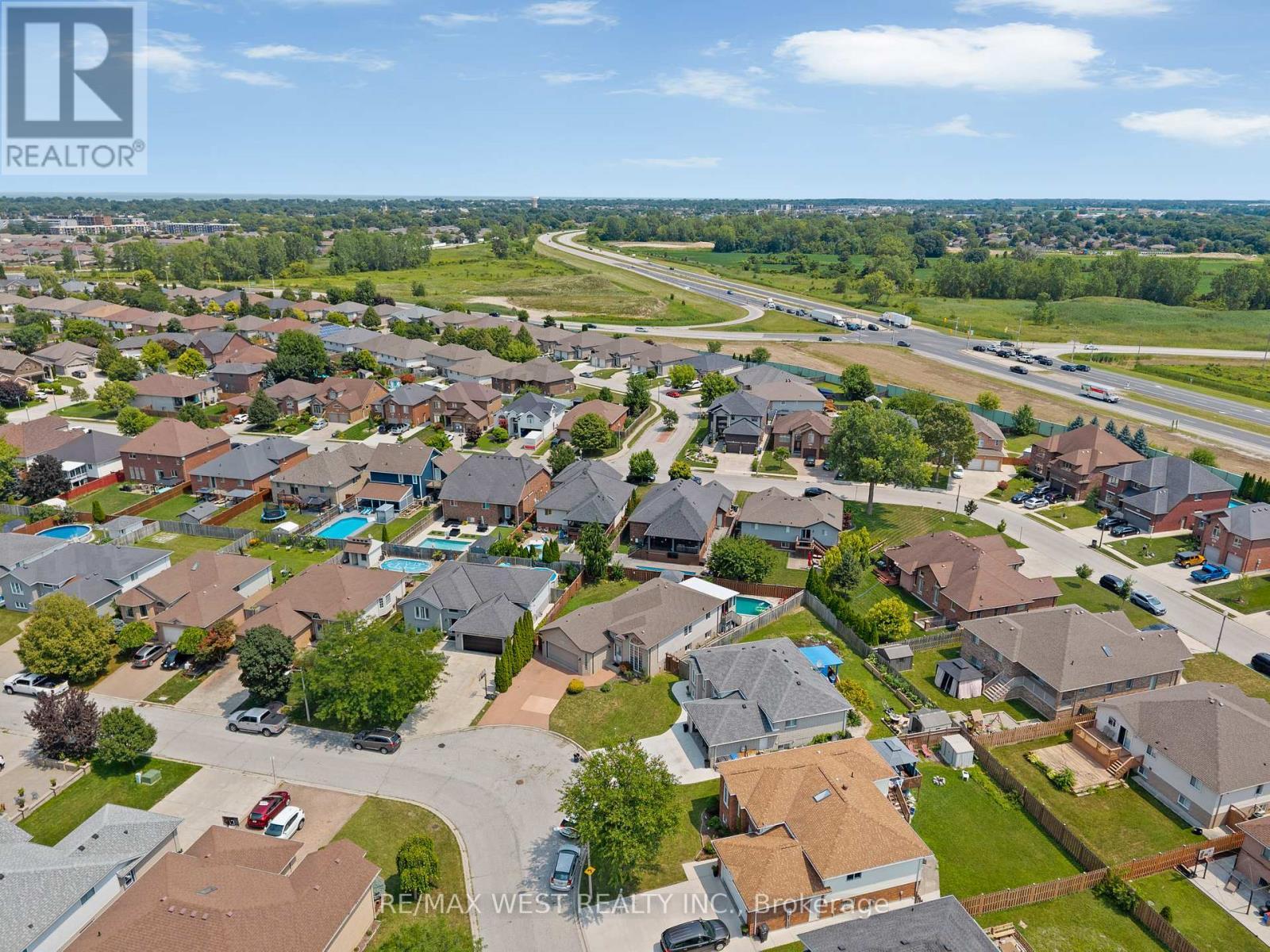 11143 Ancona Crescent, Windsor, ON - Outdoor With View