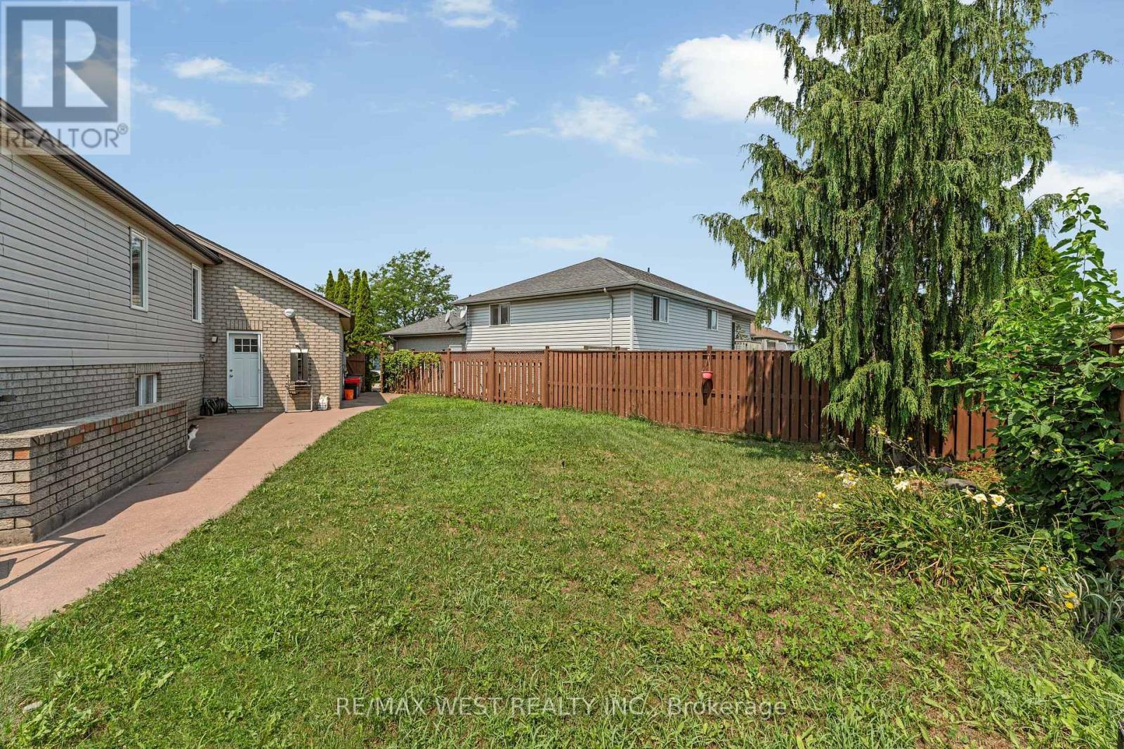 11143 Ancona Crescent, Windsor, ON - Outdoor