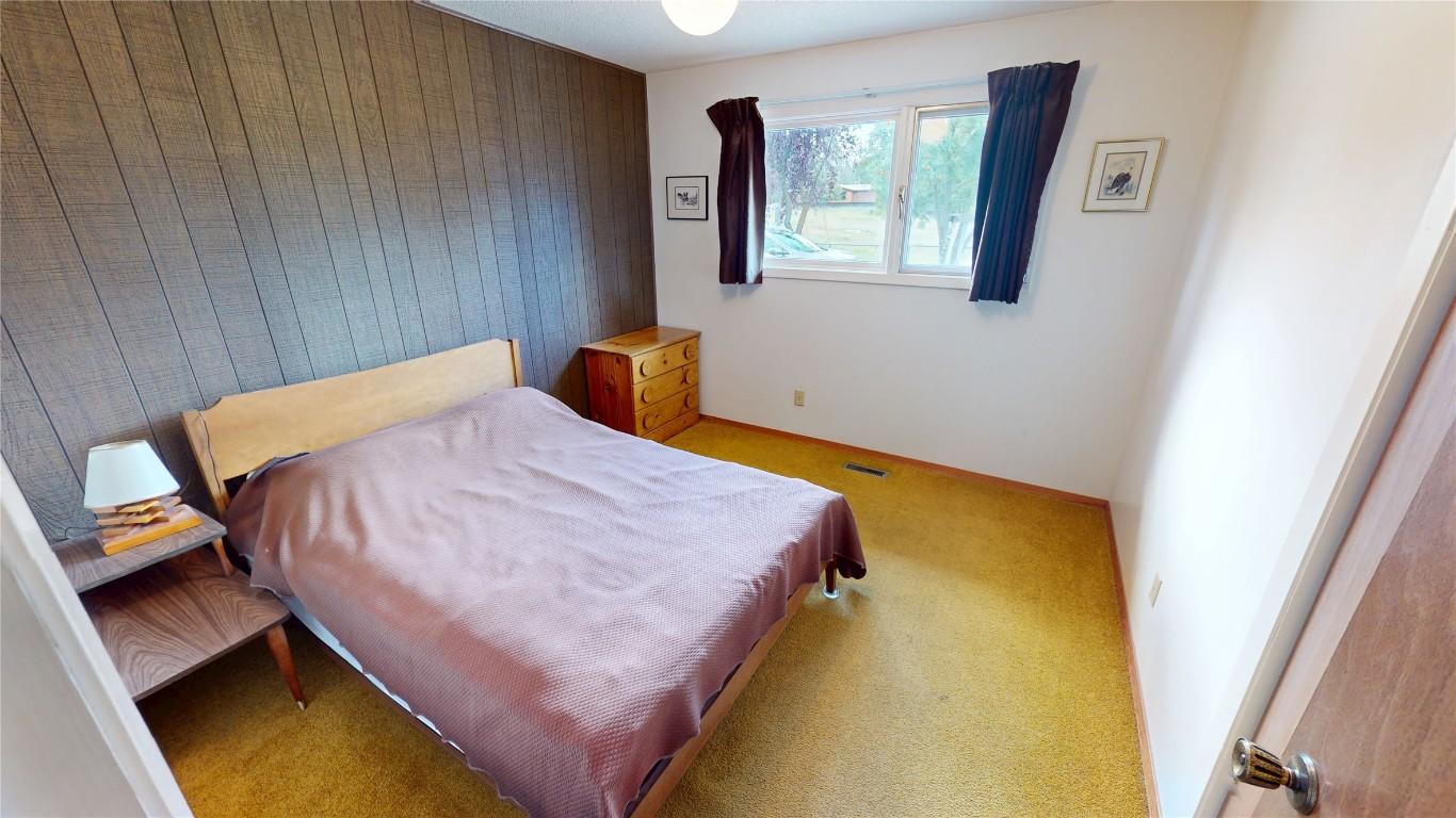 2600 7Th Street, Cranbrook, BC - Indoor Photo Showing Bedroom