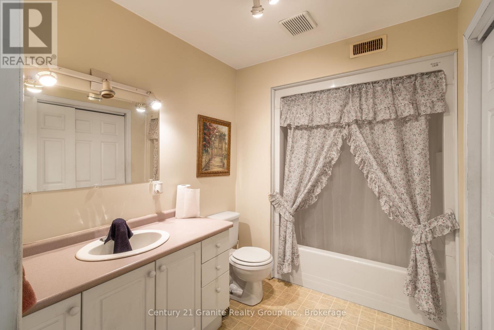 42 Highland Street, Dysart Et Al (Dysart), ON