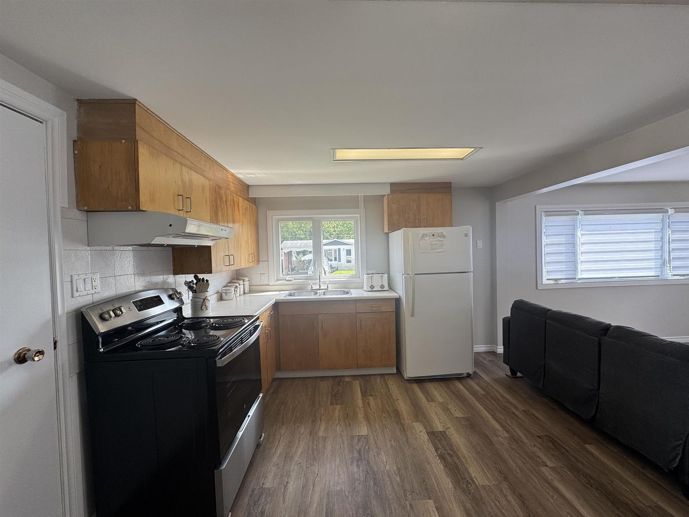 49 Otter Avenue, Manitouwadge, ON - Indoor Photo Showing Kitchen