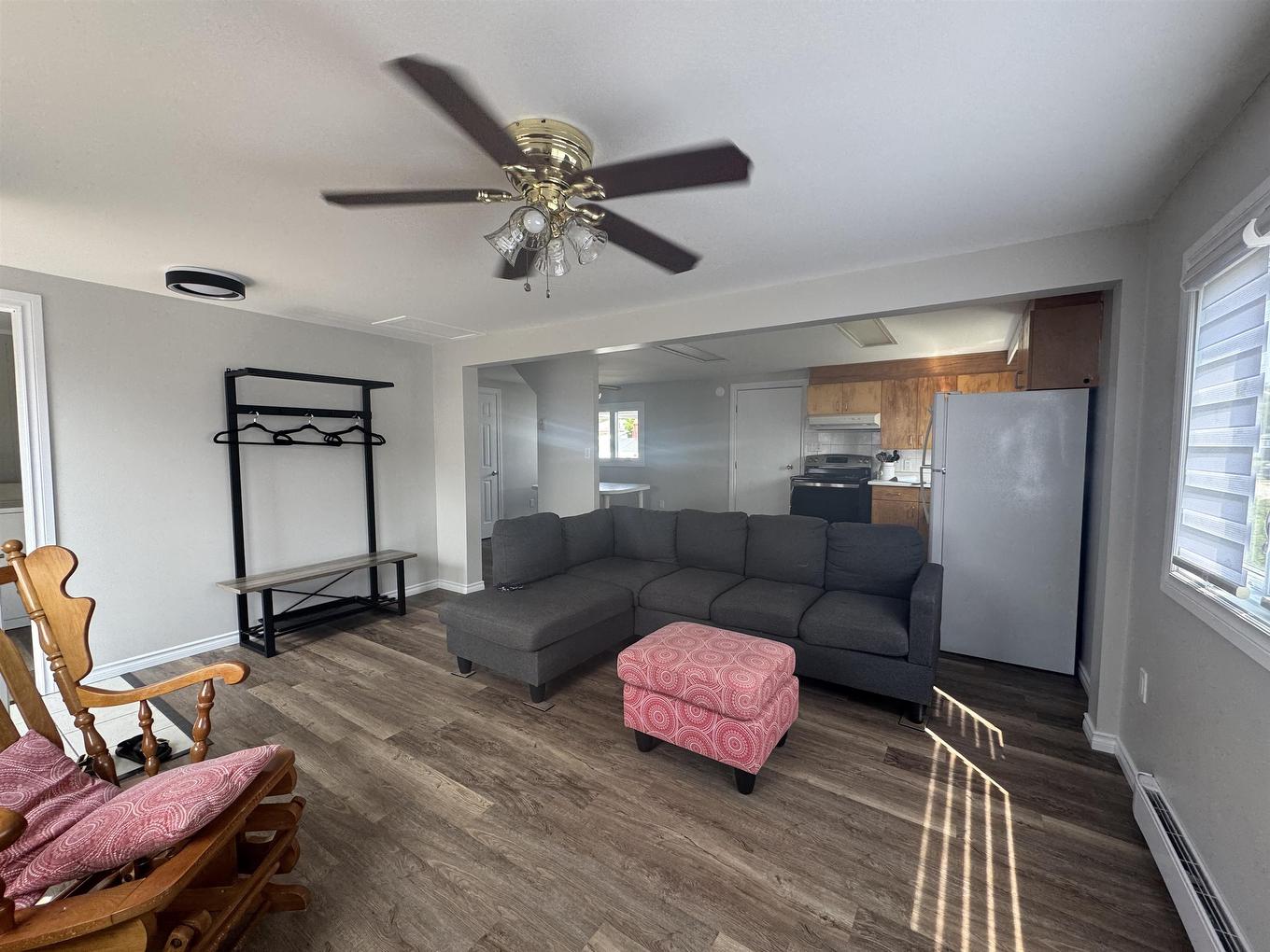 49 Otter Avenue, Manitouwadge, ON - Indoor Photo Showing Living Room