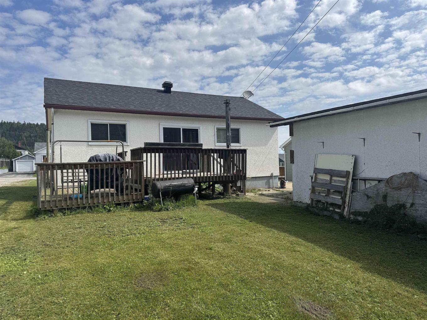 111 Warbler Drive, Manitouwadge, ON - Outdoor With Deck Patio Veranda