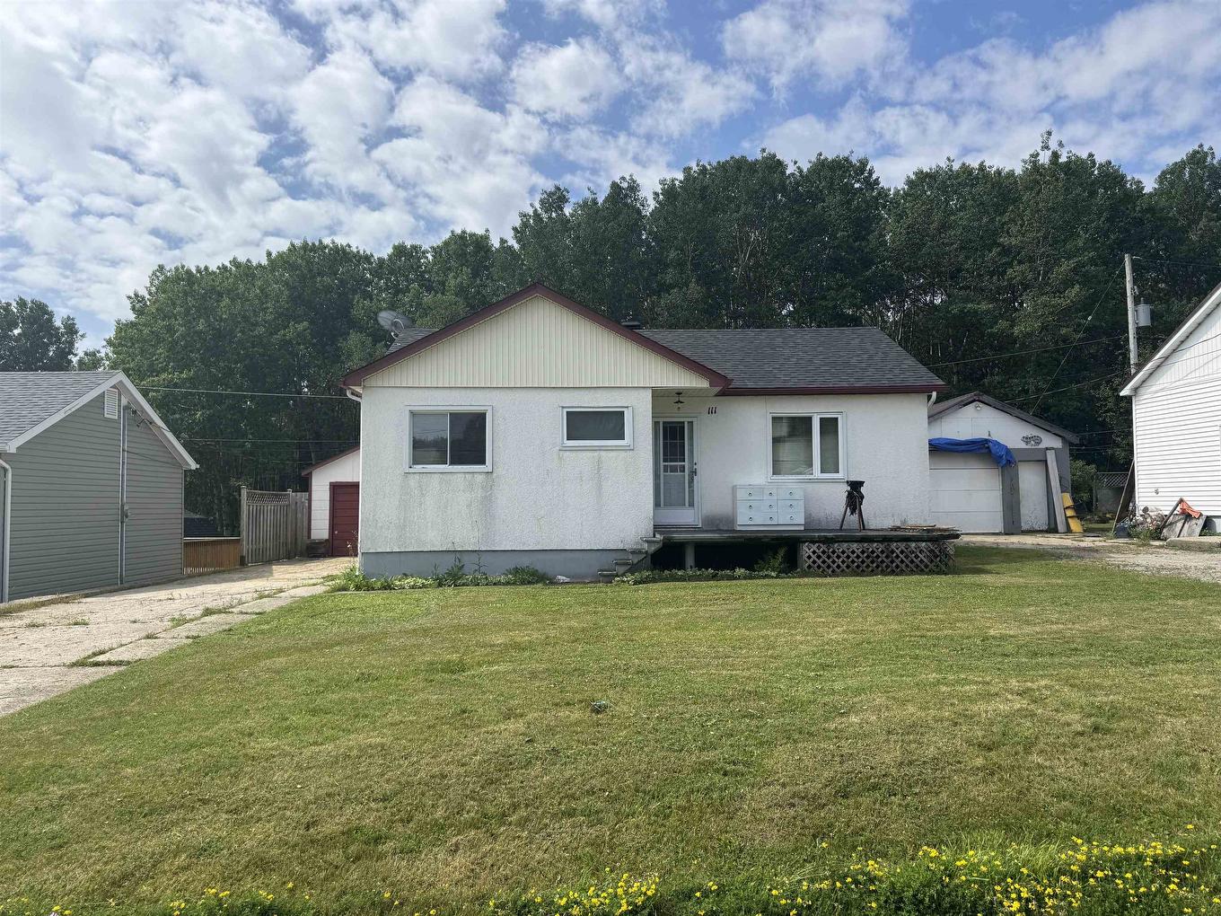 111 Warbler Drive, Manitouwadge, ON - Outdoor