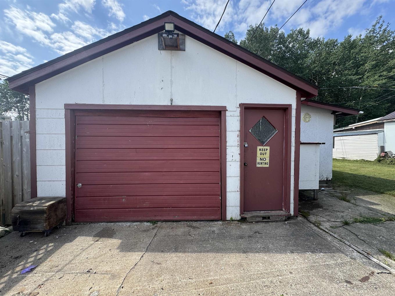 111 Warbler Drive, Manitouwadge, ON - Outdoor With Exterior