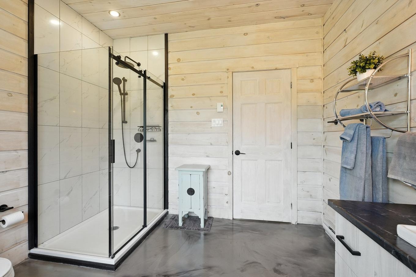 Bathroom - 13 Ch. De La Paix, Bowman, QC - Indoor Photo Showing Bathroom