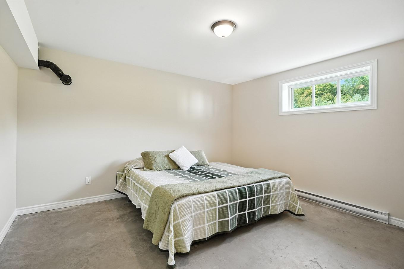Bedroom - 13 Ch. De La Paix, Bowman, QC - Indoor Photo Showing Bedroom