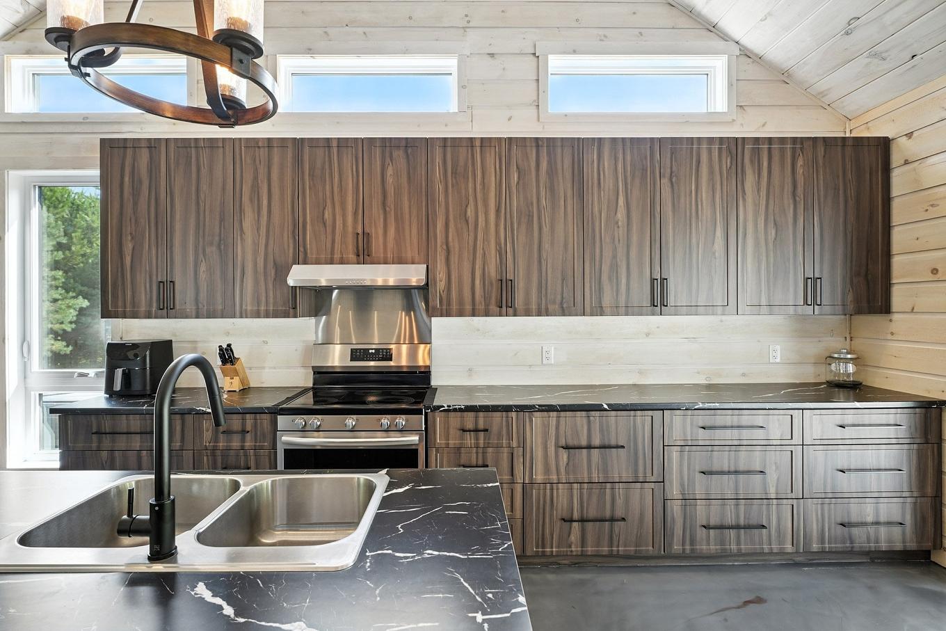 Kitchen - 13 Ch. De La Paix, Bowman, QC - Indoor Photo Showing Kitchen With Double Sink