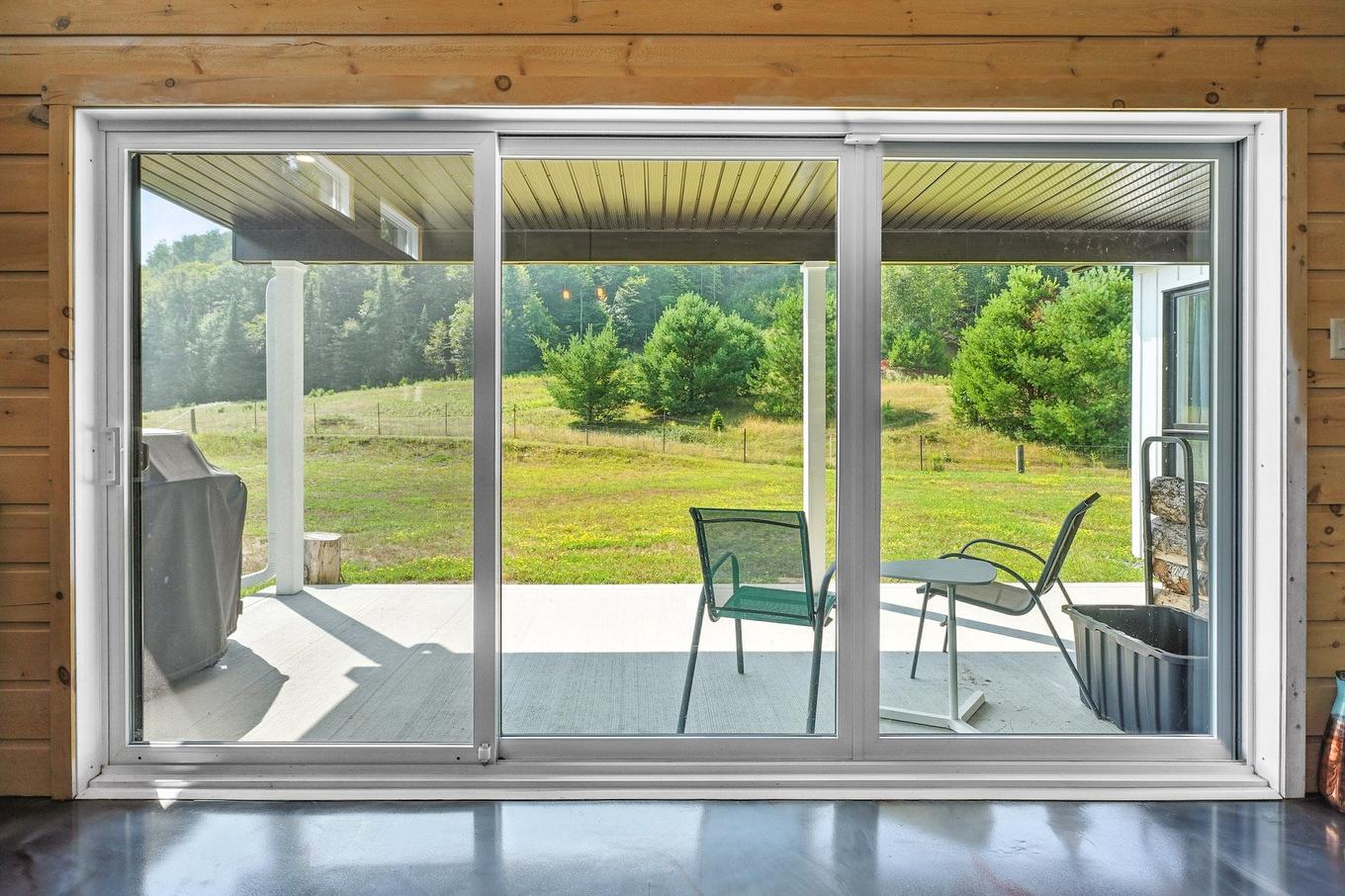 Patio - 13 Ch. De La Paix, Bowman, QC - Indoor Photo Showing Other Room