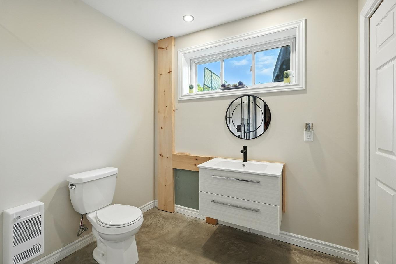 Bathroom - 13 Ch. De La Paix, Bowman, QC - Indoor Photo Showing Bathroom